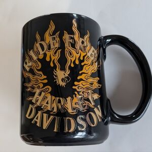 Harley-Davidson 2002 Ride Free Black And Gold Coffee Mug